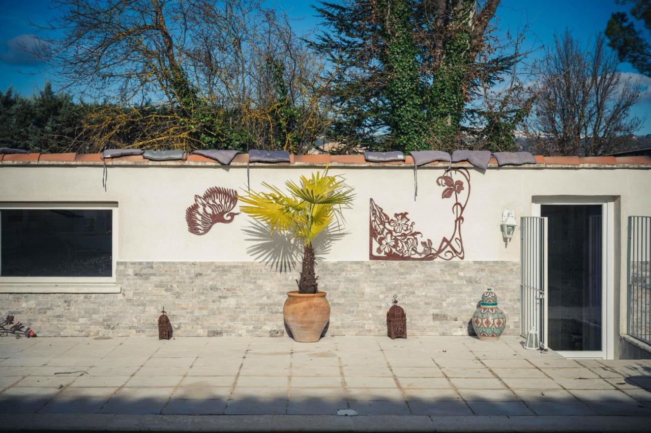 Bastide Du Bau Reddoun, Chambres D'Hotes, Maison D'Artiste En Provence 칼리앙 외부 사진